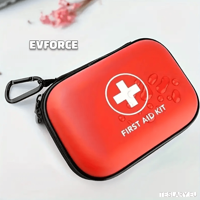 Compact Emergency First Aid Kit ( 91 PIeces ) for your Tesla , BYD , MG or Other EV - TESLARY Tesla Shop Accessories Europe Nederlands Dublin Cork Ireland Deutschland Espana Alicante France Italia