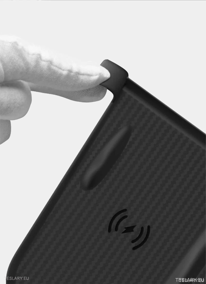 Tesla 3 / Y & Highland Silicone Antislip Cover for Wireless Charge Pad - TESLARY Tesla Shop Accessories Europe Nederlands Ireland Deutschland Espana Alicante France Italia