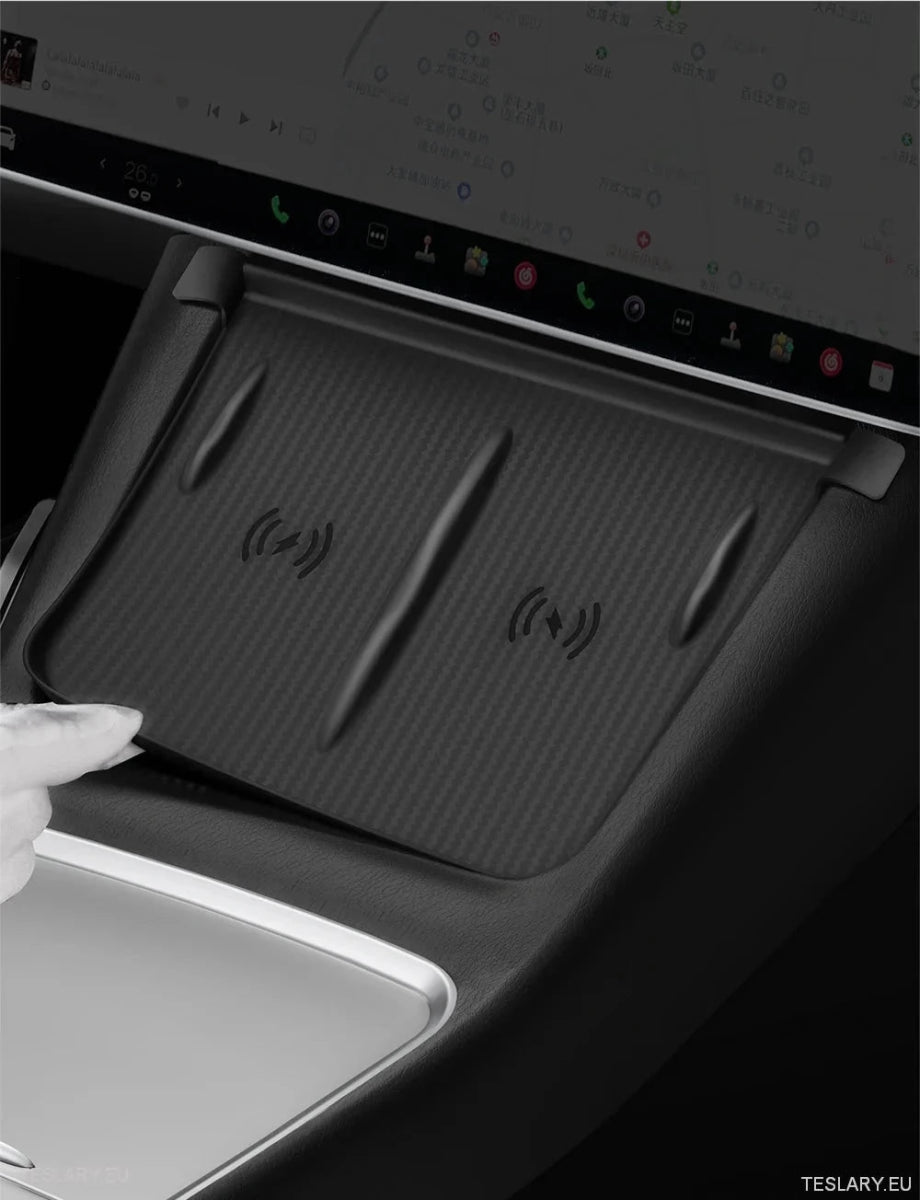 Tesla 3 / Y & Highland Silicone Antislip Cover for Wireless Charge Pad - TESLARY Tesla Shop Accessories Europe Nederlands Ireland Deutschland Espana Alicante France Italia