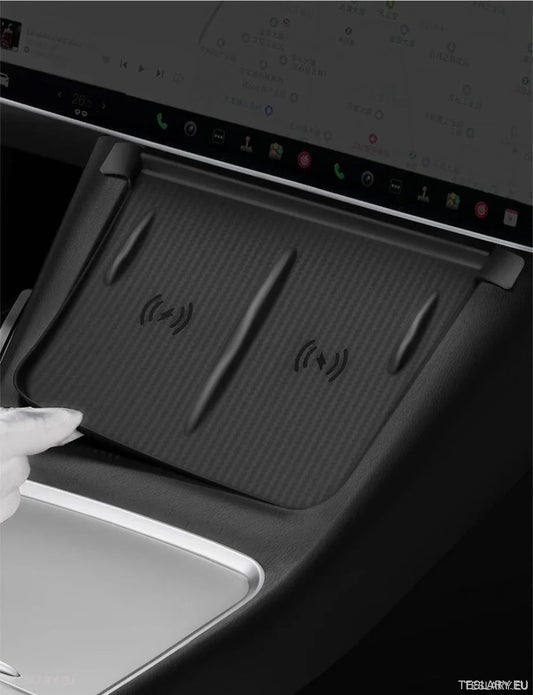 Tesla 3 / Y & Highland Silicone Antislip Cover for Wireless Charge Pad - TESLARY Tesla Shop Accessories Europe Nederlands Ireland Deutschland Espana Alicante France Italia