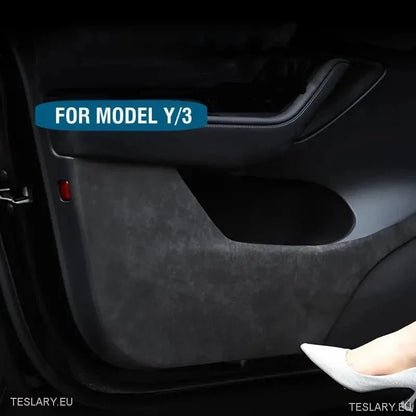 Tesla Model 3 / Y Anti Kick Protective Suede Door Panel Covers - TESLARY Tesla Shop Accessories Europe Nederlands Ireland Deutschland Espana Alicante France Italia