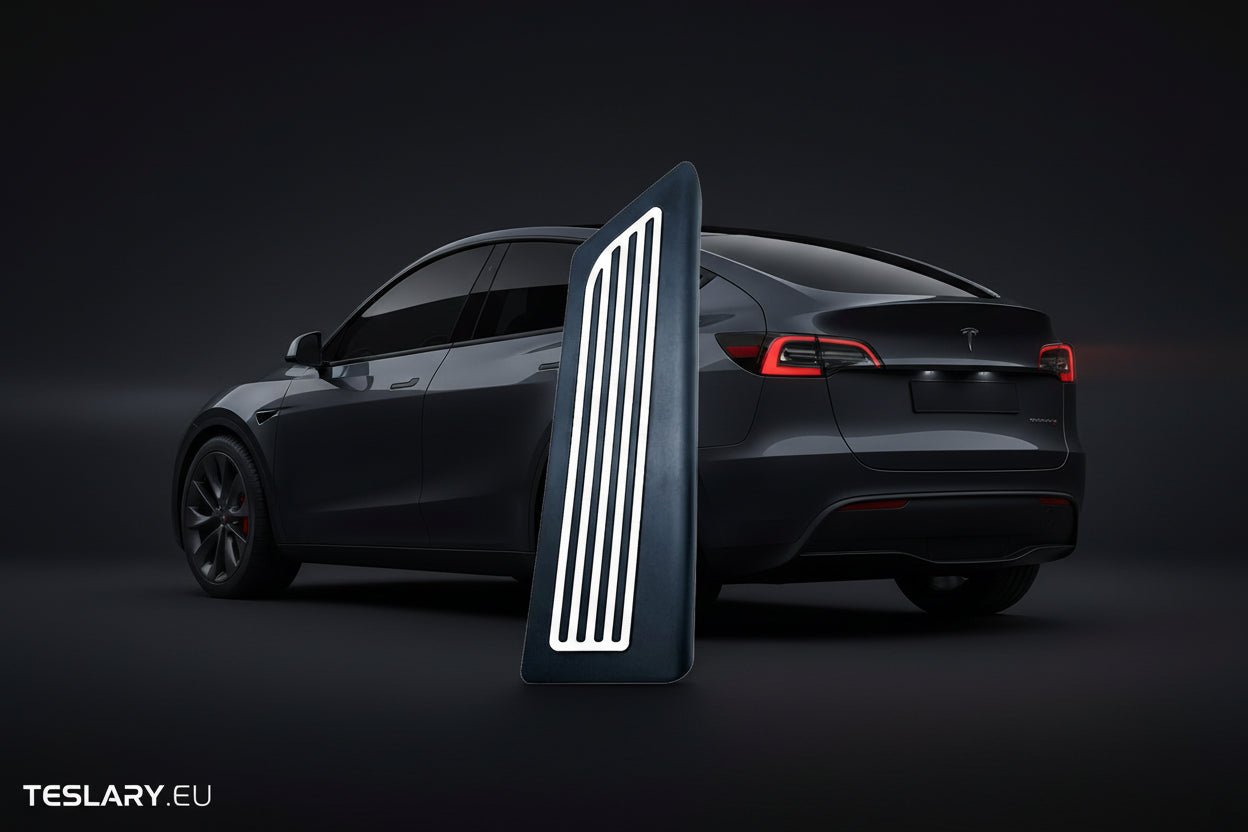 Black grip with vertical grooves on a white background