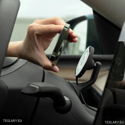 Tita Magnetic Phone Mount for Tesla Model 3 , Y and 3+ Highland - TESLARY Tesla Shop Accessories Europe Nederlands Dublin Cork Ireland Deutschland Espana Alicante France Italia